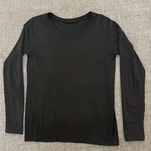 Lululemon Size 6 Classic Black Long Sleeve Top